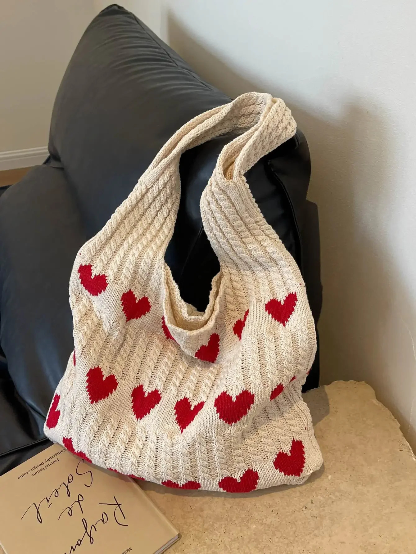 1pc Heart Pattern Color Blocking Crochet Handbag Shoulder Bag Large Capacity Fashion Beach Versatile Commute 250107