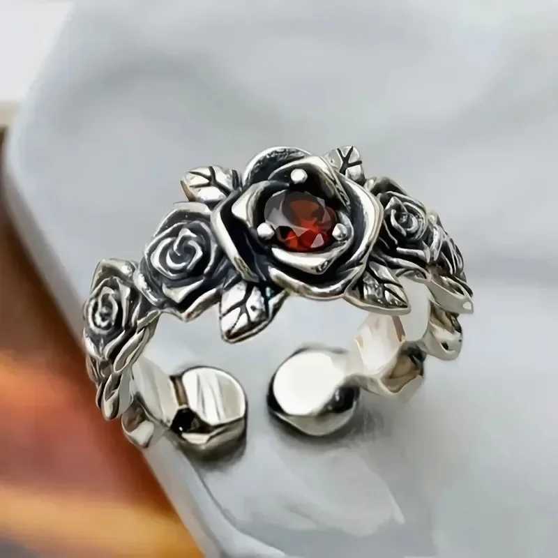 Vintage Silver Color Red Zircon Rose Flower Couple Ring Bohemian Retro Metal Ring Female Opening Ring Christmas Gifts XJ250110