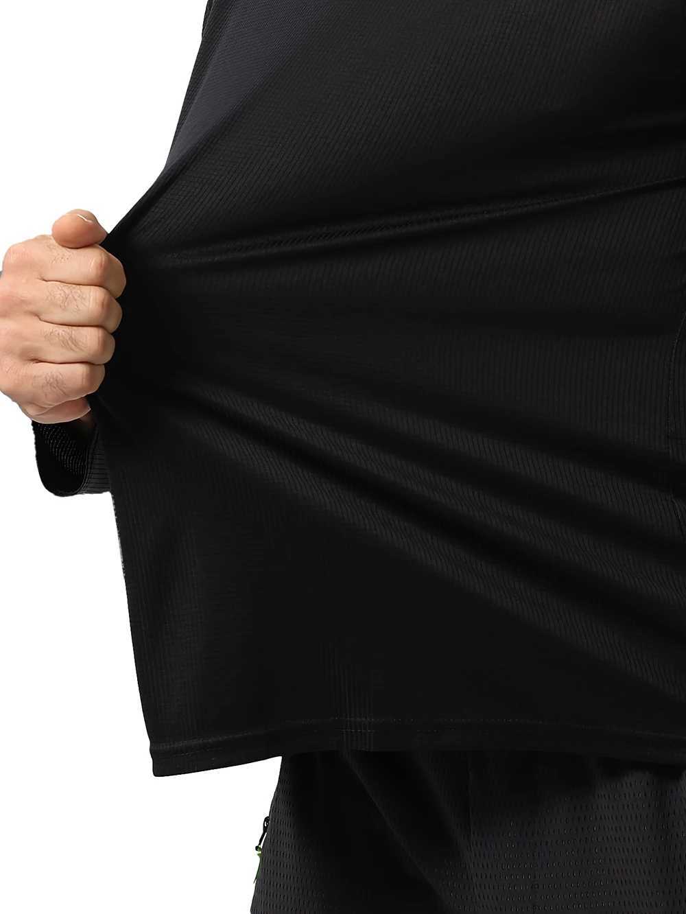 New mens solid color T-shirt for sports and leisure outdoor gym running black quick drying T-shirt for fitness and exercise W250111