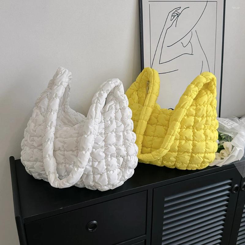 Totes Lattice Pattern Nylon Handbag For Women Large Capacity Quilted Casual Tote Weekend And Vacation Use