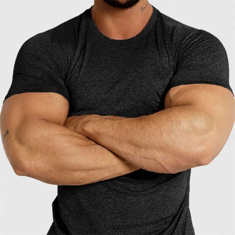 2024 new tight fitting sports T-shirt quick drying fitness sweatshirt short sleeved top running training summer compression T-shirt for men W250111