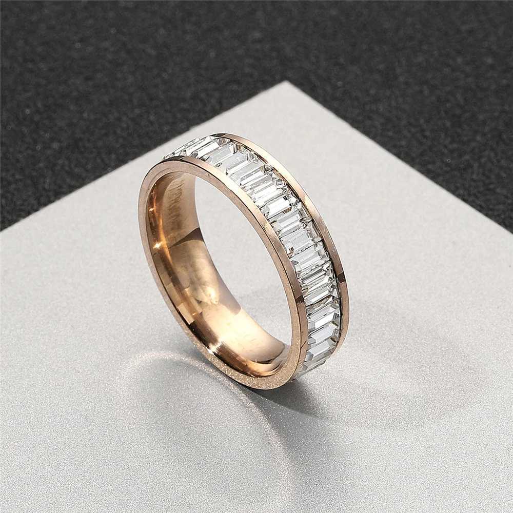 2022 Cubic Zirconia Ring 6mm Womens Gold/Silver Color Stainl Steel Wedding Band d Out CZ Rings for Women Jewelry GiftsXJ250110