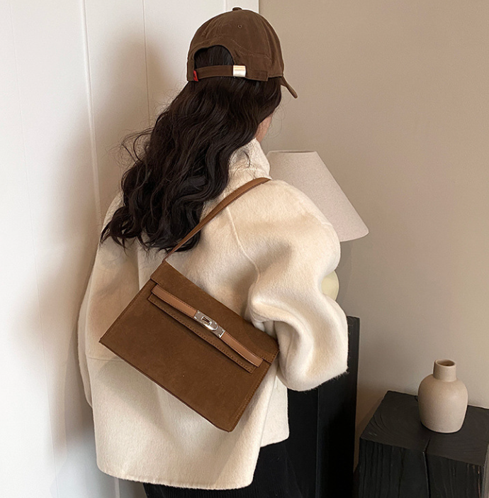 Women Shoulder Bag Fashion High-end Retro Niche Versatile Armpit Bag Large Capacity Triple Black Brown Coffee Free shipping