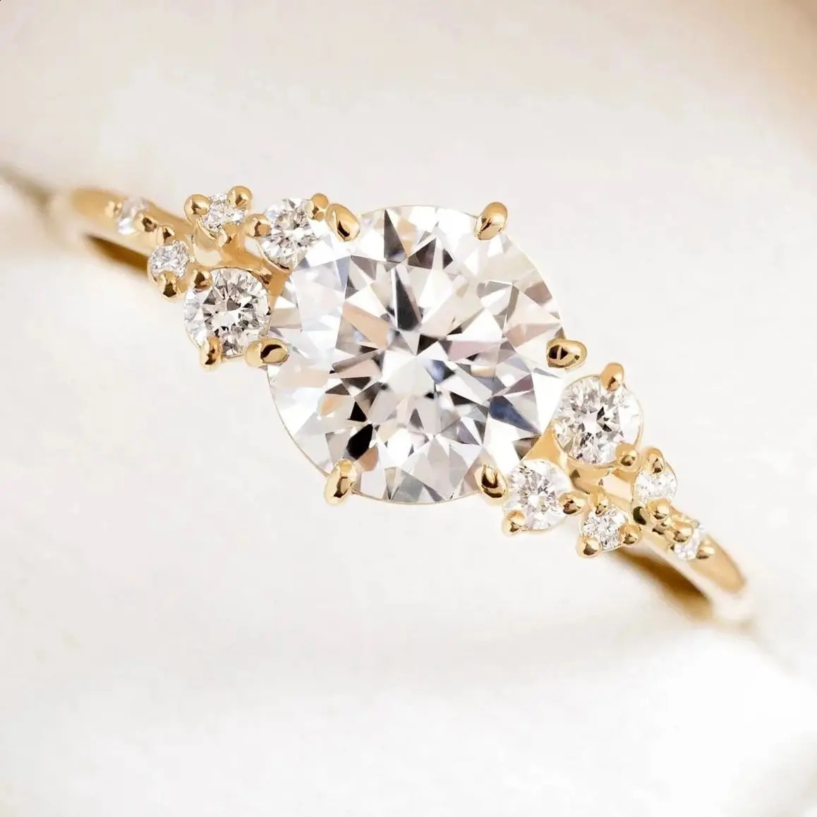 Natural Round Cut 925 Sterling Silver 1ct 2ct 3ct Ring for Woman Gold Plated Zircon Cluster Jewelry Anniversary Gifts 250106