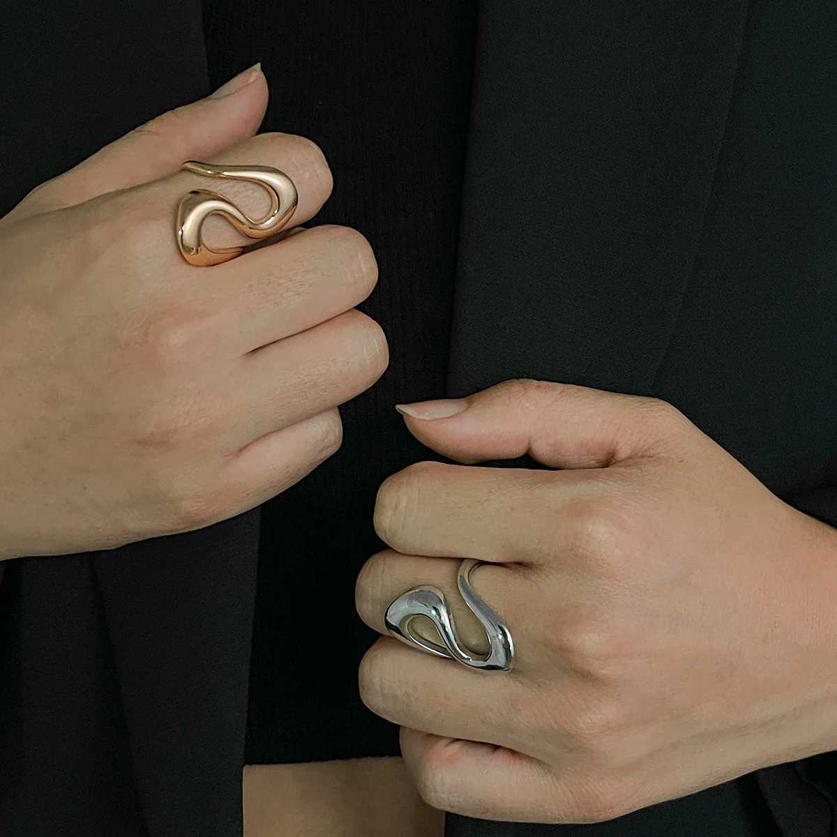 Vintage Geometric Simple Smooth Metal Glossy Irregular Rings for Women European and American New Fashion Aesthetic Jewelry GiftsXJ250110
