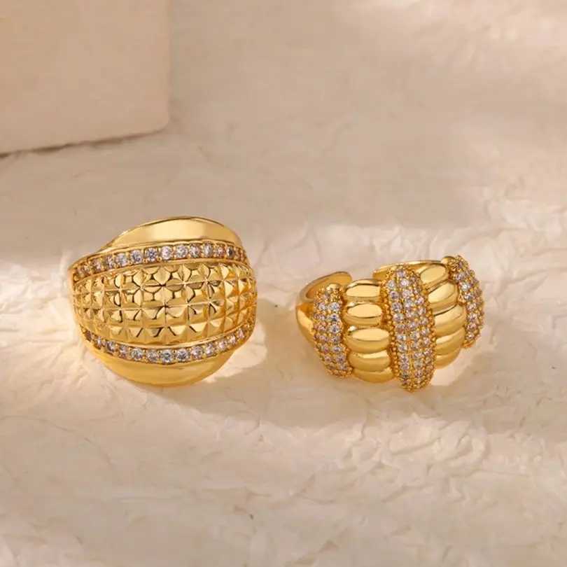 Luxury Zircon Stainl Steel Gold Plated Ring for Women Latt Design Open Adjustable Fashion Party Jewelry Accory TrenXJ250110