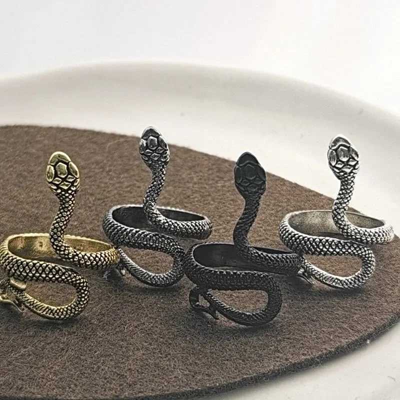 Charm Snake Ring Black Color Adjustable Stainl Steel Rings for Women Men Vintage Punk Hip Hop Rock Jewelry Accories GiftXJ250110