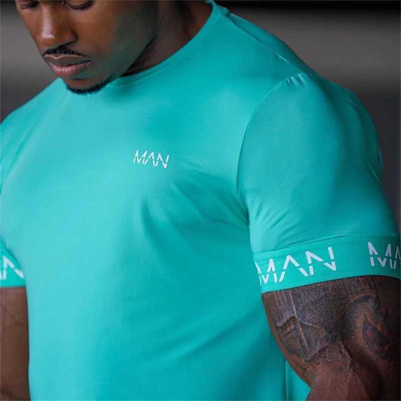 2024 New Summer Mens Short sleeved Quick drying Gym T-shirt Running Fitness Top Street Clothing Sports T-shirt Mens Clothing W250111