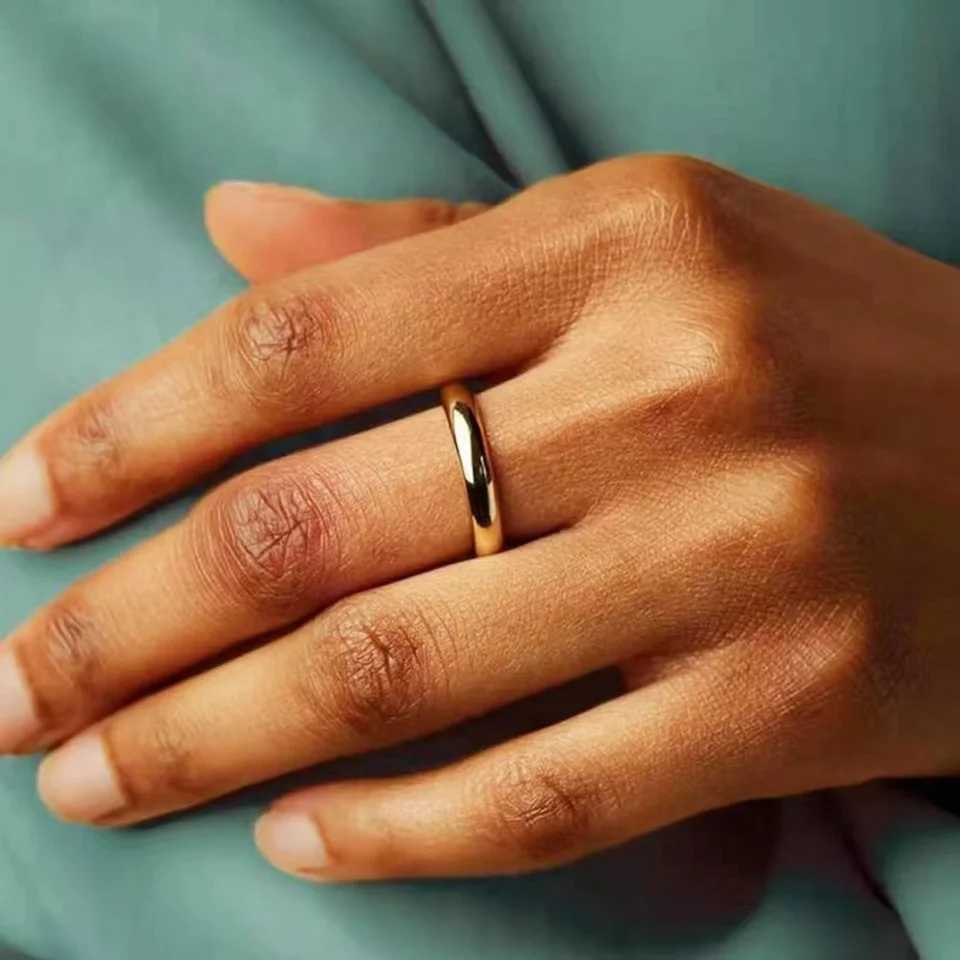 Classic 18K gold-plated couple ring wedding engagement minimum value simple and smooth stainless steel ring mens and womens jewelry W250111