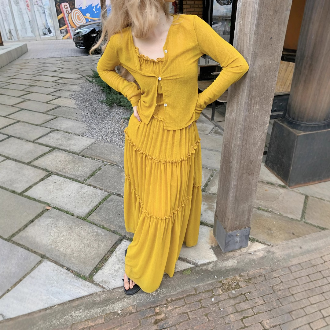 V7250 Large size white yellow suspender dress travel holiday style large skirt atmosphere slim long skirt