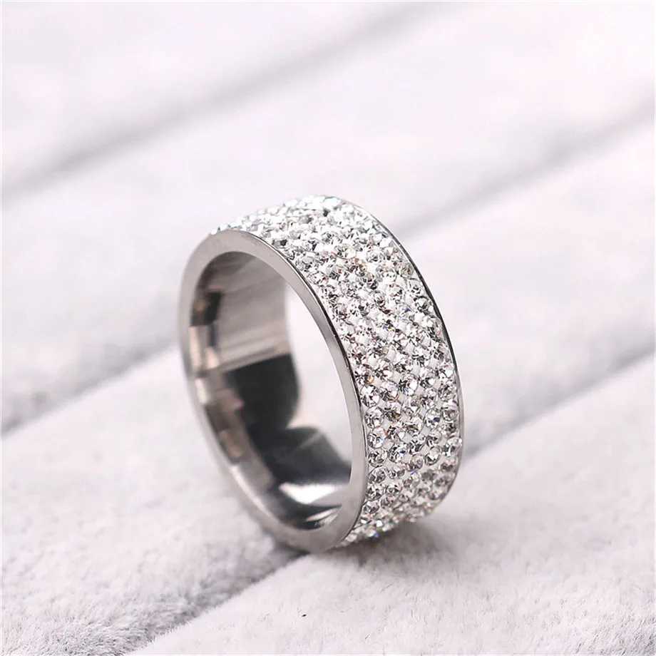 Hip Hop Out Bling Full Rhinestone Womens Ring Gold Color Stainl Steel Rings for Men Women Fashion Jewelry AnelXJ250110
