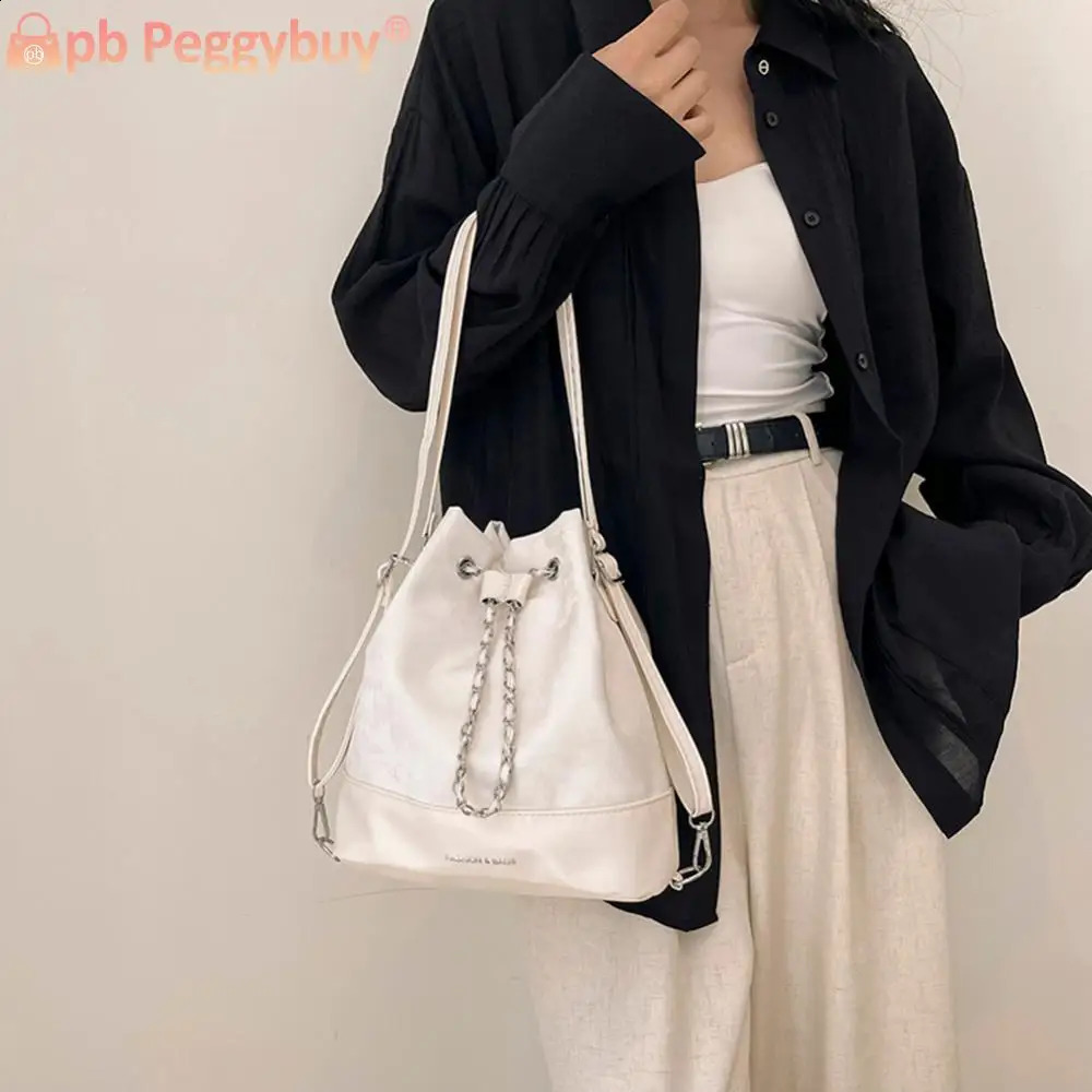 Women Trendy Commuting Bag Large Capacity PU Drawstring Bucket Bag Chic Hobo Bag Solid Color Adjustable Strap for Outdoor Travel 250106