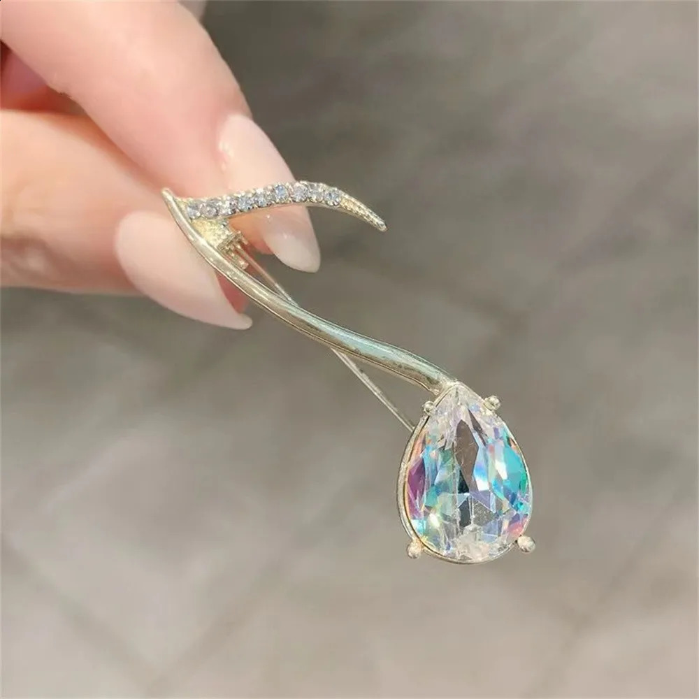 Elegant Musical Note Brooches for Women Fashion Crystal Brooch Pin Piano Notes Shape Musician Jewelry Gifts for Friends 250103