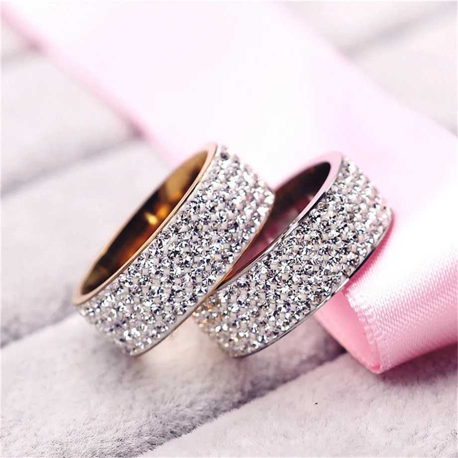 Hip Hop Out Bling Full Rhinestone Womens Ring Gold Color Stainl Steel Rings for Men Women Fashion Jewelry AnelXJ250110
