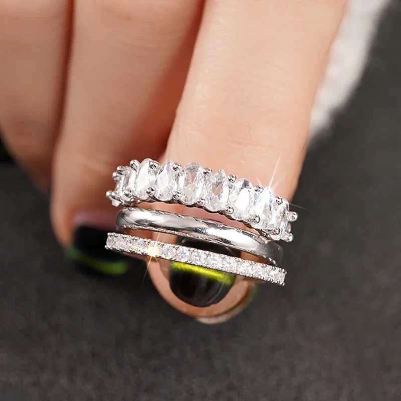 Huitan Luxury 3Pcs Rings Set Sparkling Shiny Cubic Zirconia Finger Accories for Engagement Wedding Opulent La Jewelry SetXJ250110