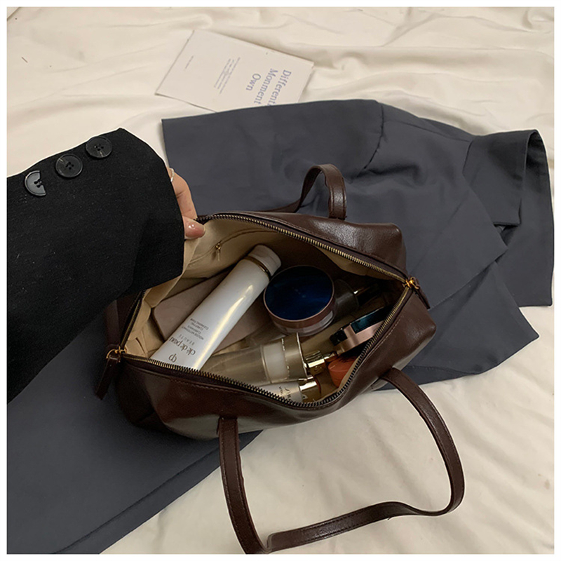 2025 Designer 2025 style 3 new free shipping designer Shoulder Bags for women outdoor casual Tassel packet black brown red Artwork vintage