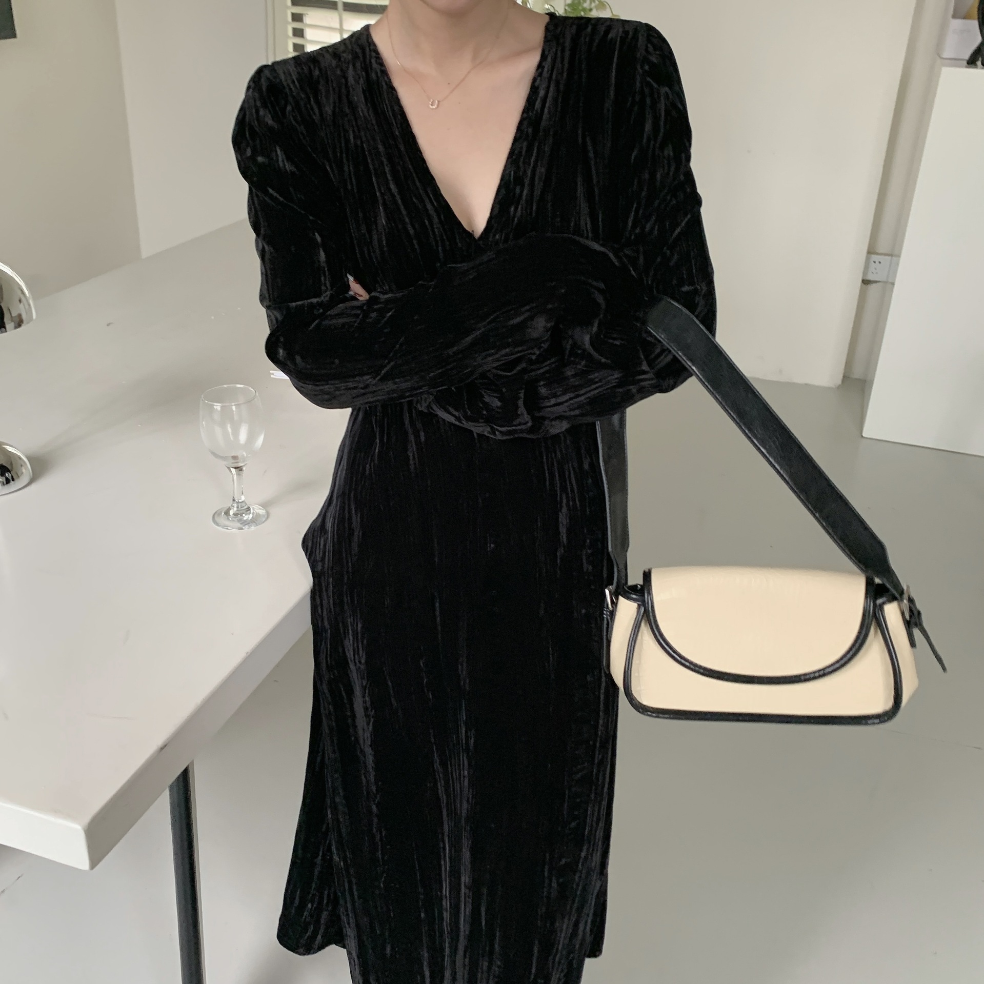 X2641 Long sweet style gold velvet dress autumn and winter temperament royal sister style pleated waist long sleeve ankle long skirt