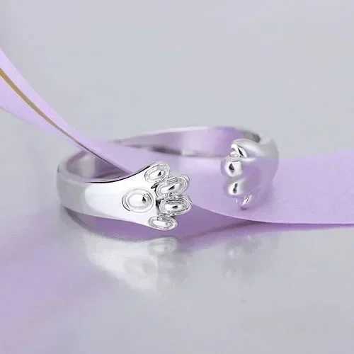 Latest Womens Retro Style Jewelry Girl Cute Party Ring Fashion Small Hand 925 Pure Silver Needle Finger Ring Lover Gift W250111