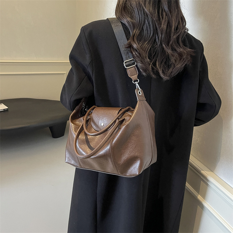 2025 Designer shipping 3 2025 free designer Shoulder Bags for women Handbag Rivet Plain Artwork casual fashionable tote black