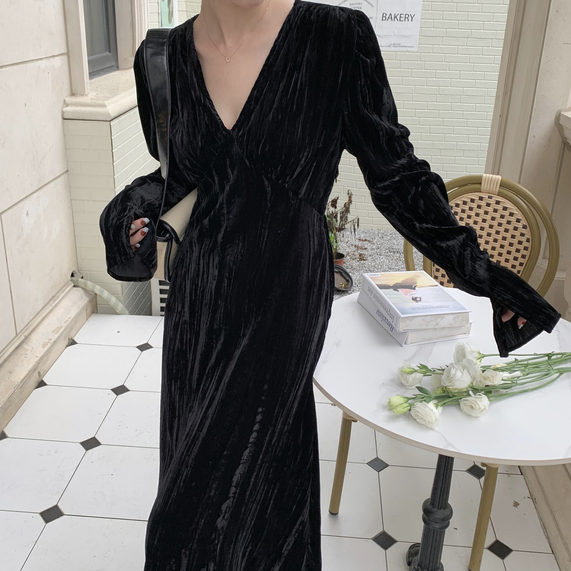 X2641 Long sweet style gold velvet dress autumn and winter temperament royal sister style pleated waist long sleeve ankle long skirt