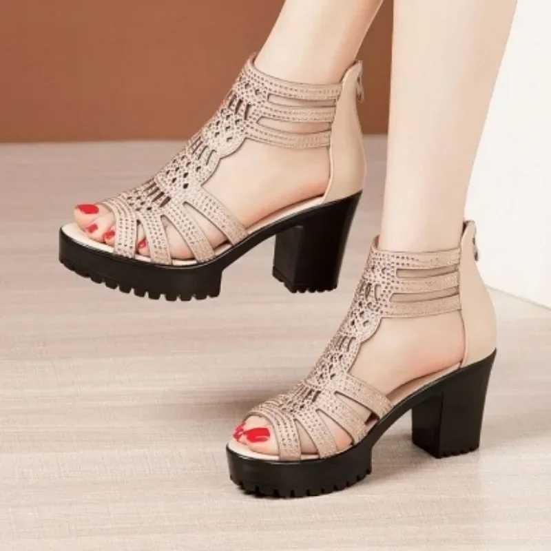 New Arrival New Womens High Heel Sandals Summer Hot Sales Roman Sandals Fashion Hollow Platform Womens Shoes Casual Zipper Pendant Dress Shoes T250110