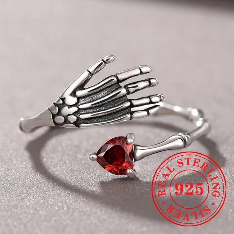 Huitan Hand and Red Heart CZ Open Ring 925 Pure Silver Unique Warm and Meaningful Accessories Womens Exquisite Party Jewelry W250111