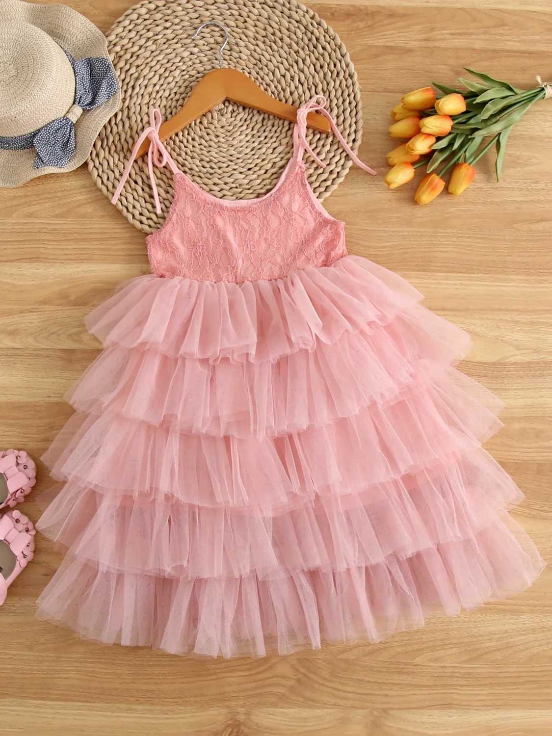Girls wedding dress little princesss birthday dress womens lace pendant Tutu childrens dress retro lace dress W250111