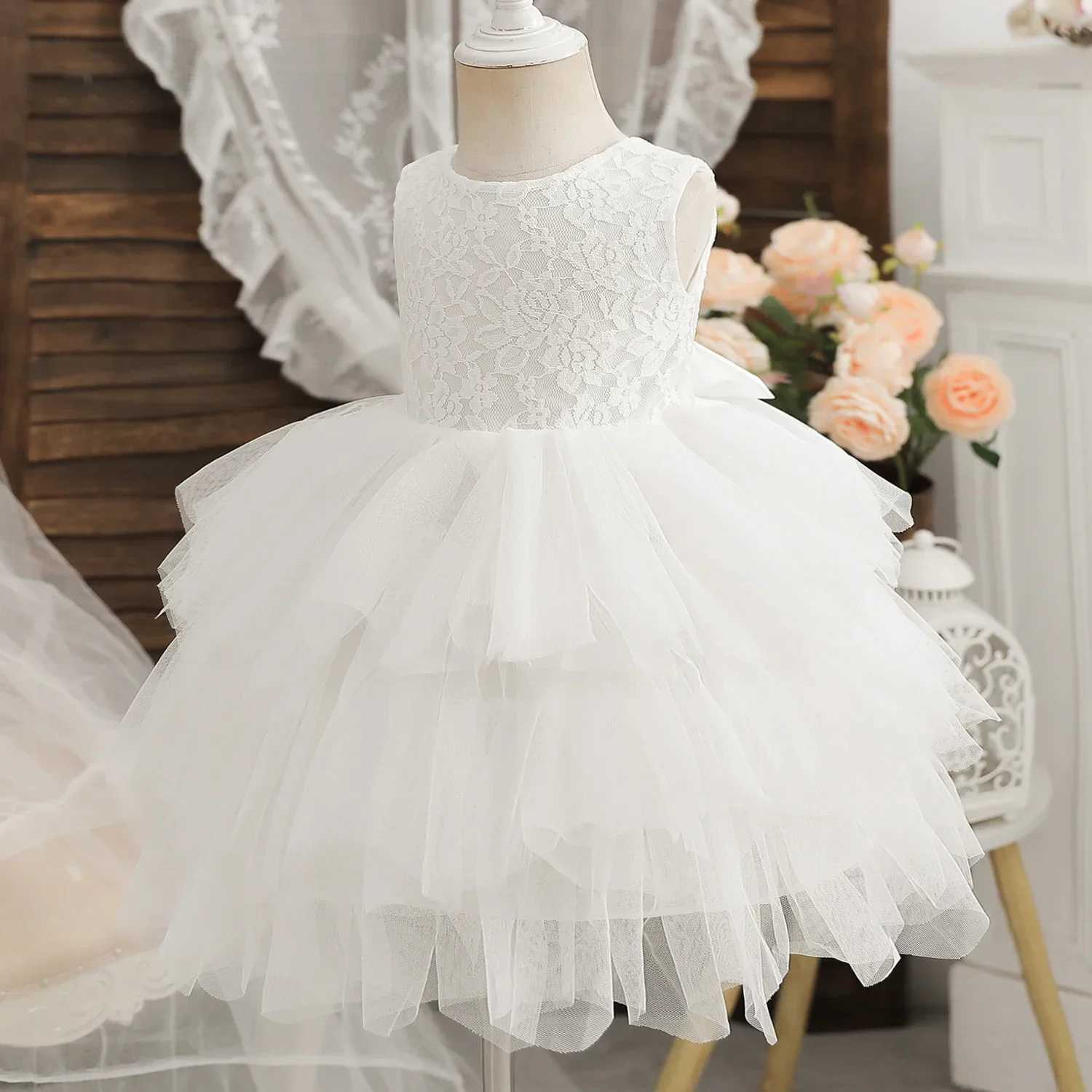 2024 New Backless Lace Dress 2-6Y Childrens Birthday Princess Dress White Wedding Dress Par Flower Tutu Elegant Dress W250111