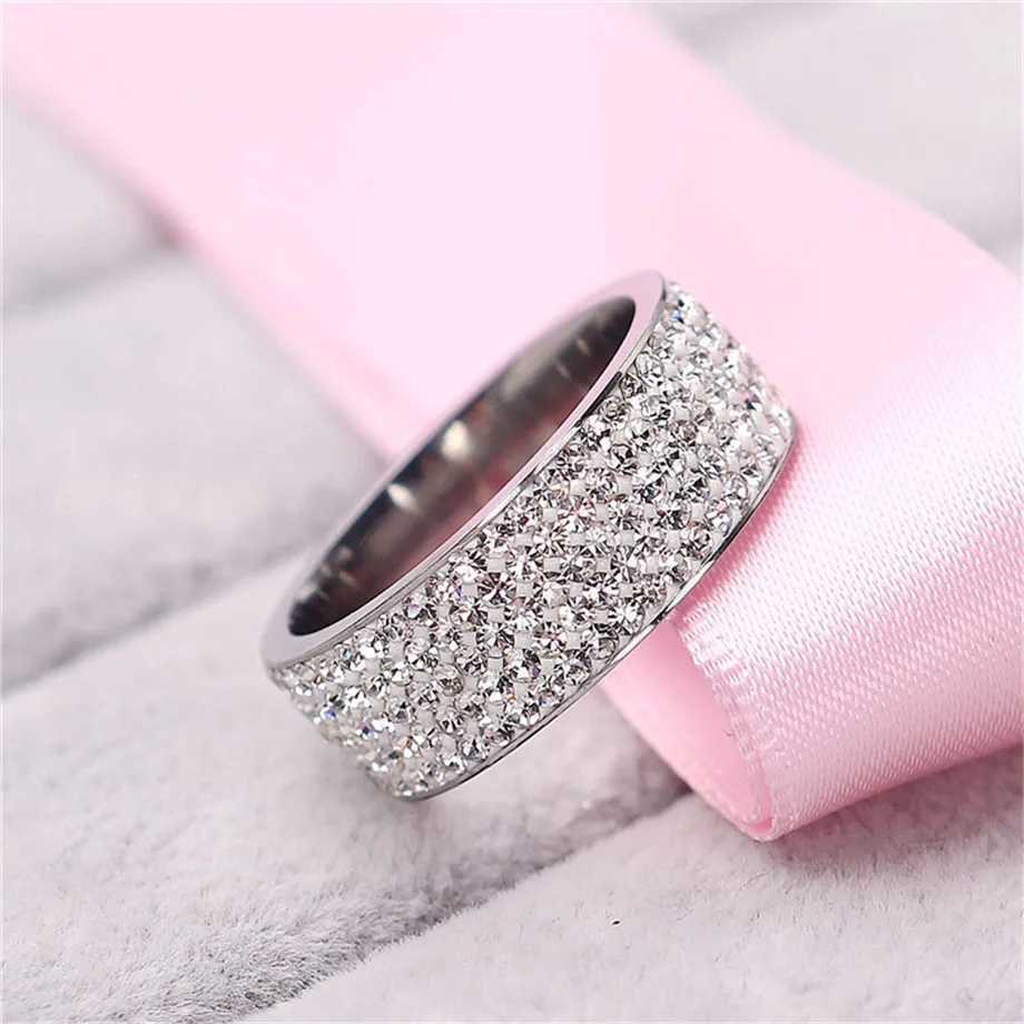 Hip Hop Out Bling Full Rhinestone Womens Ring Gold Color Stainl Steel Rings for Men Women Fashion Jewelry AnelXJ250110
