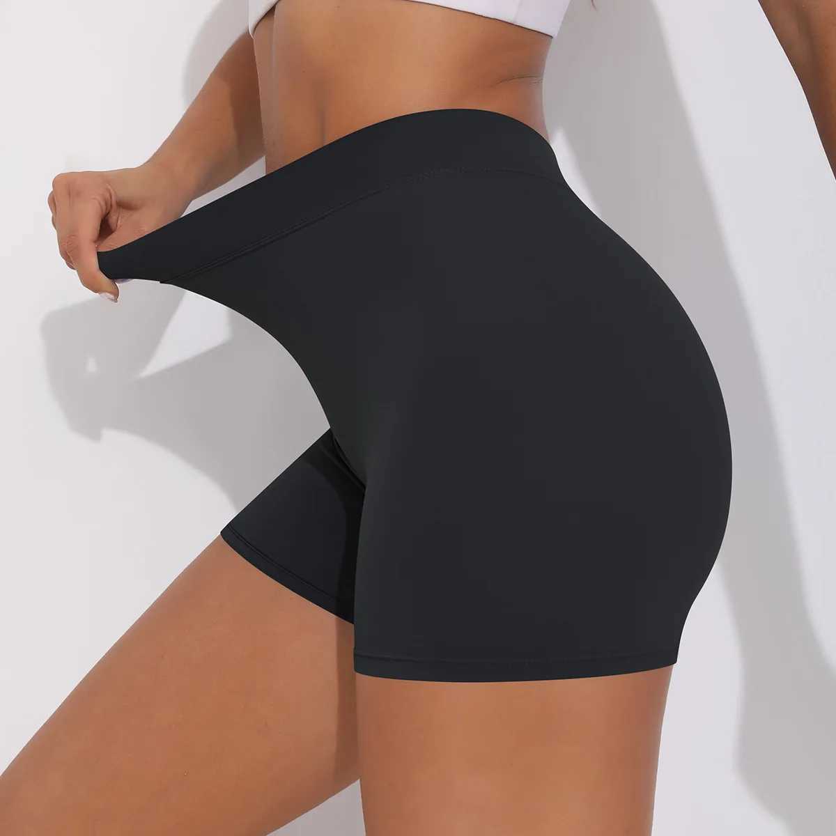 Womens Sexy Stretch Yoga Shorts With Hip Lifting And Abdominal Tightening Tight Fitness Wearing Running Pants ExternallyXJ250111