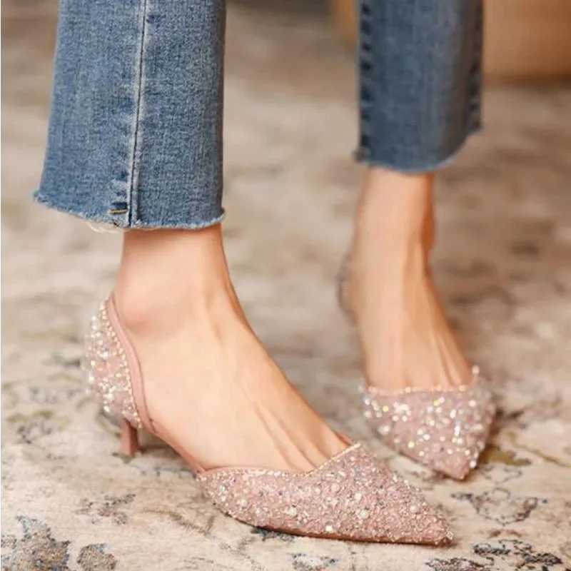 New Arrival Womens Wedding Shoes Crystal Elegant Corner Toe Middle High Heels Sexy Womens Party Shoes Pump Womens Shoes T250110