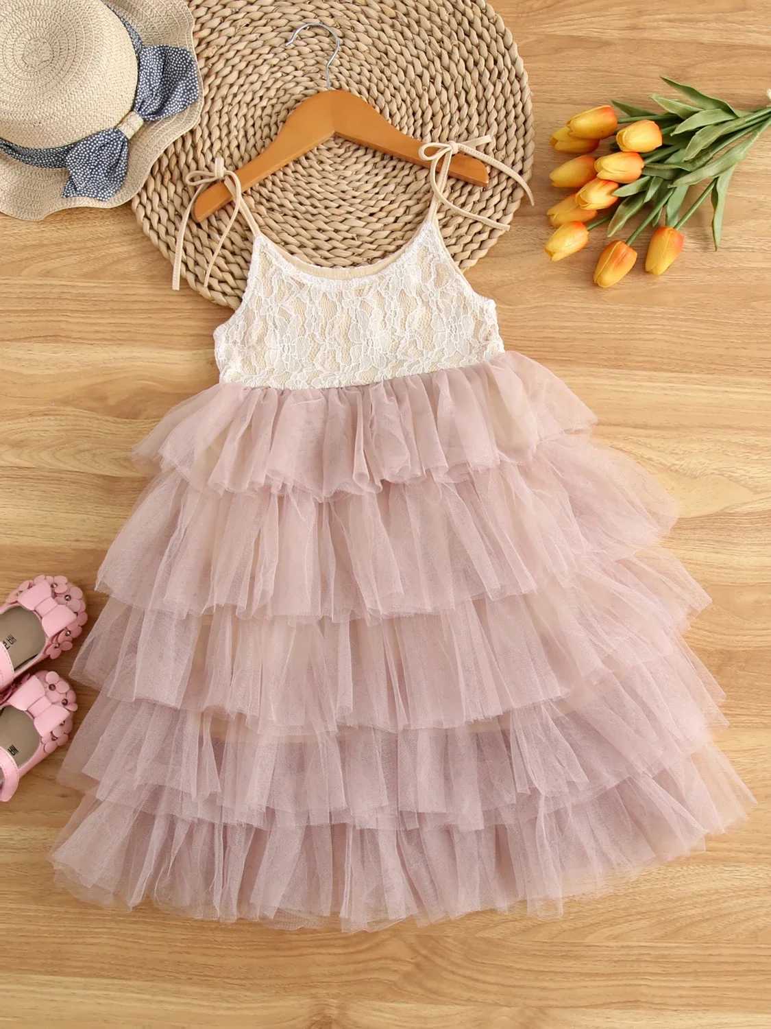 Girls wedding dress little princesss birthday dress womens lace pendant Tutu childrens dress retro lace dress W250111