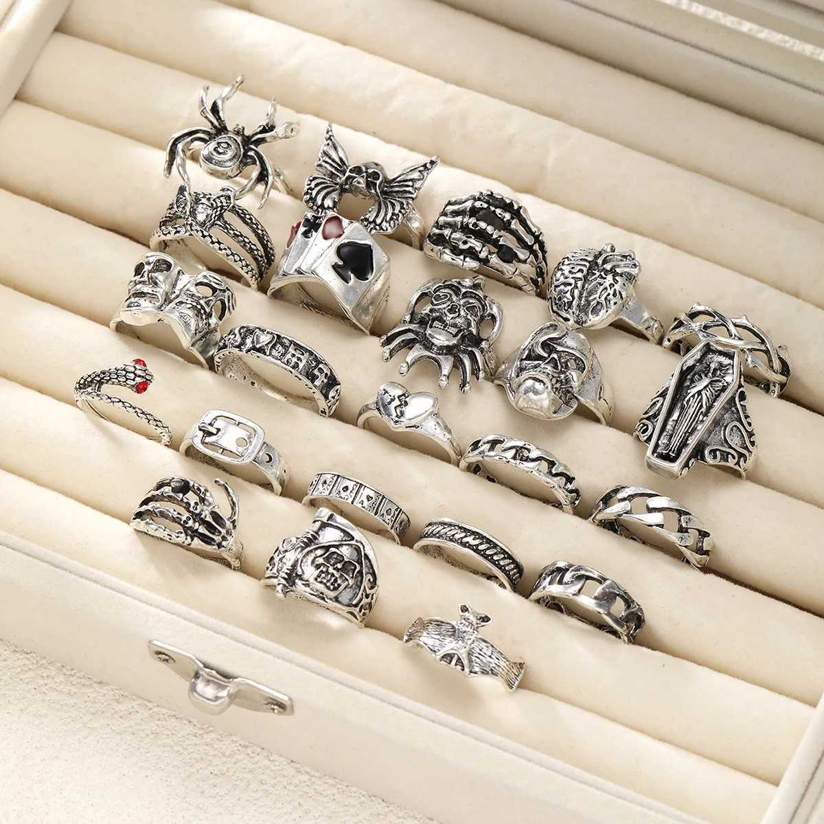 New 23Pcs/Set Gothic Skeleton Unisex Ring Set Punk Bat Spider Snake Rings For Woman Man Fashion Hip Hop Party Jewelry GiftXJ250110