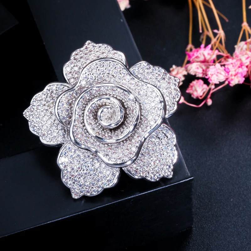 ThreeGraces Vintage Shiny Cubic Zirconia Flower Shape Brooches for Ladies Fashion Party Costume Jewelry XZ026 250103