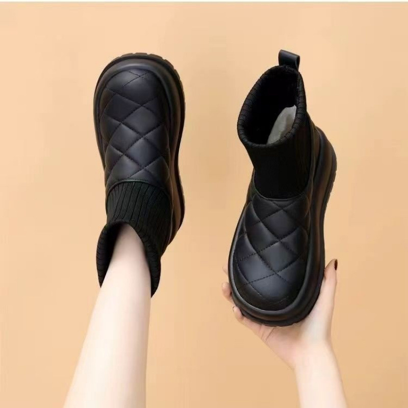 Winter mid heel (-) boots with rubber sleeves and sponge soles