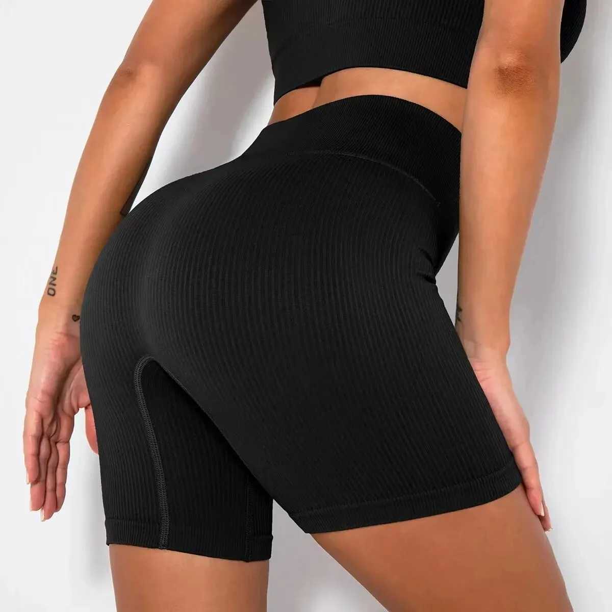 Seamless Knitted Sports Shorts Casual High Waist Push Up Cycling Shorts Fitness Running Tight Hip Lifting Yoga Shorts SportswearXJ250111