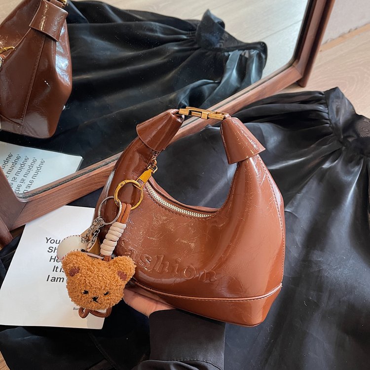 2025 Designer women's 3 Senior sense brown 2025 new autumn and winter shoulder with retro mini portable dumpg bag