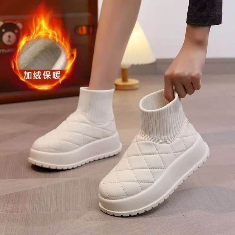 Winter mid heel (-) boots with rubber sleeves and sponge soles