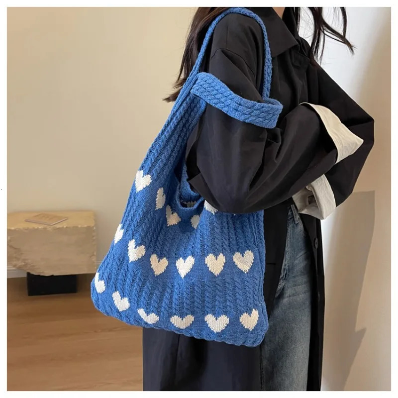 Single Shoulder Bags Fashionable Solid Color with Heart Shaped Womens Knitted Tote High Capacity Portable Shopping Bag 250107
