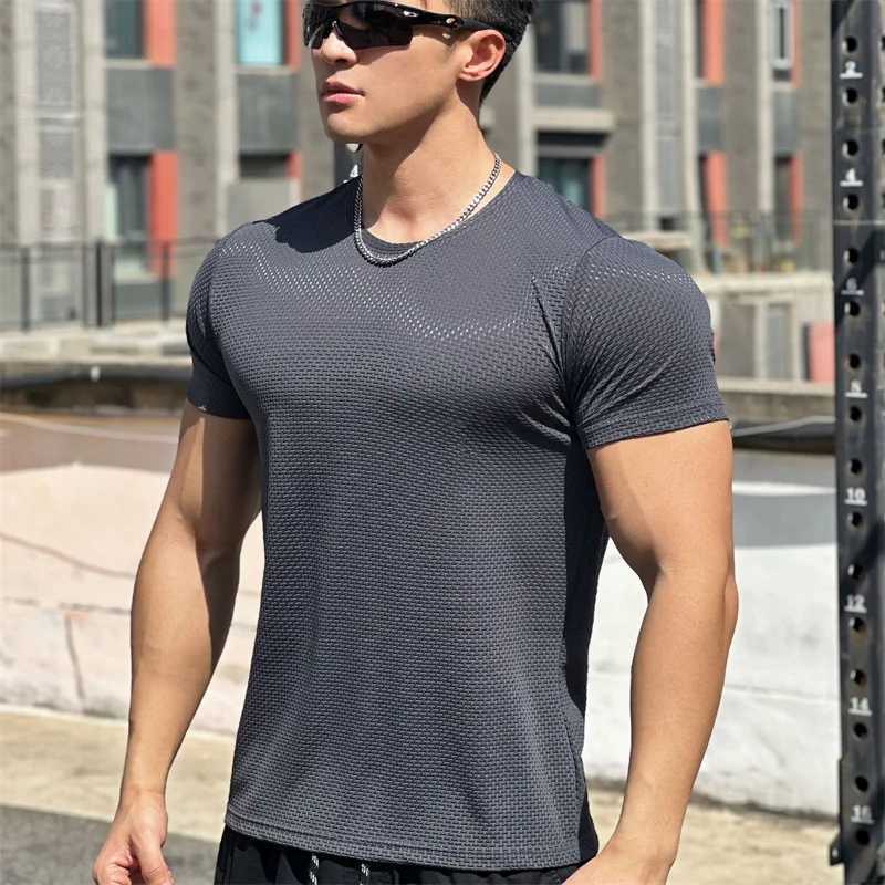 Quick drying slim fit mens sports T-shirt summer running round neck fitness training clothing elastic short sleeved T-shirt mens top W250111