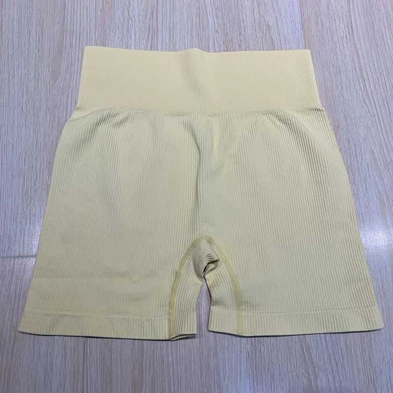 Women Yoga Shorts Seamless High Waist Lift Hip Workout Shorts Running Fitness Breathable Cool Shorts Gym Sports Short PantXJ250111