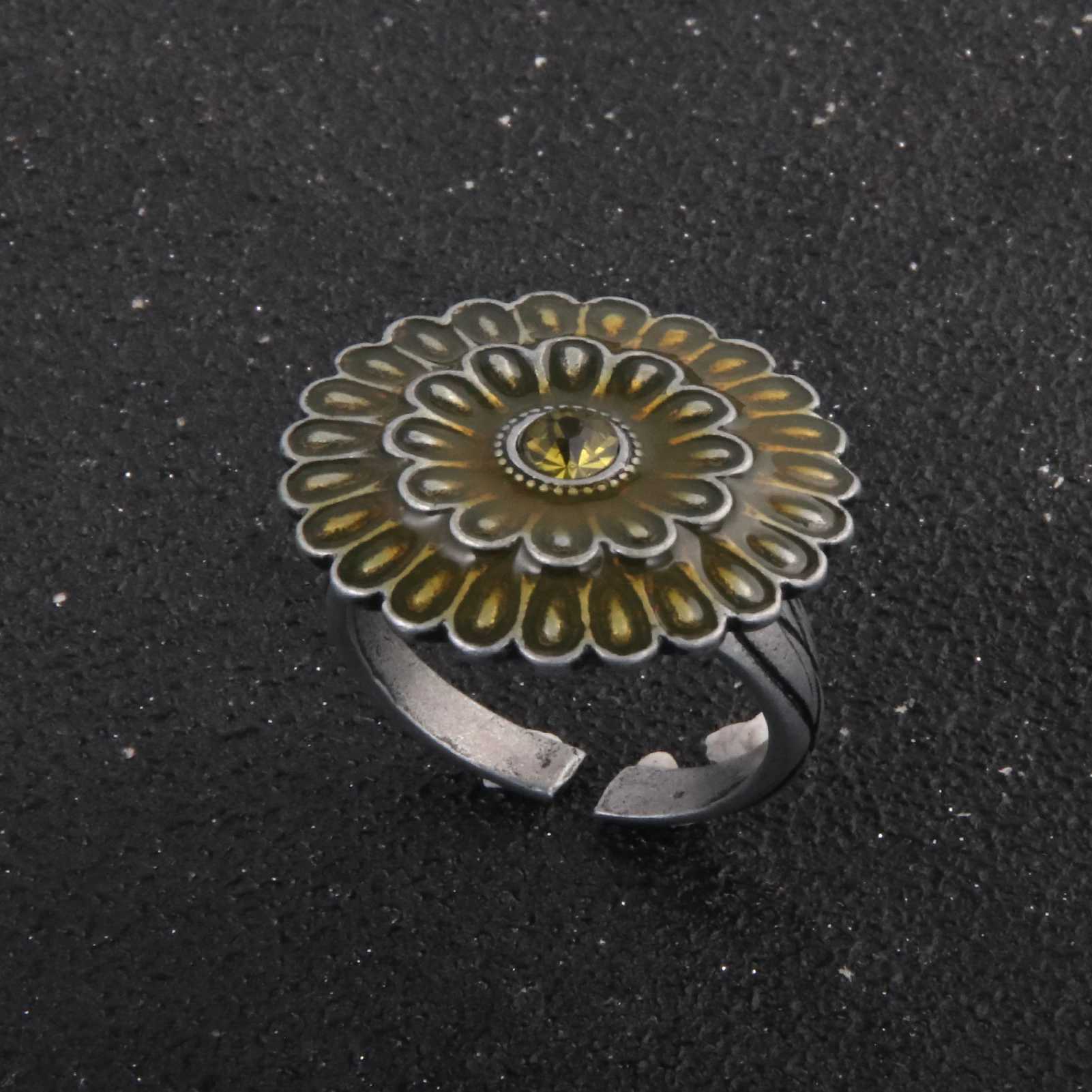 Dark Soul Ring Adjustable Ring Gemstone Chloride Metal Chrysanthemum Ring Female Role Playing Jewelry Accessories Gift W250111
