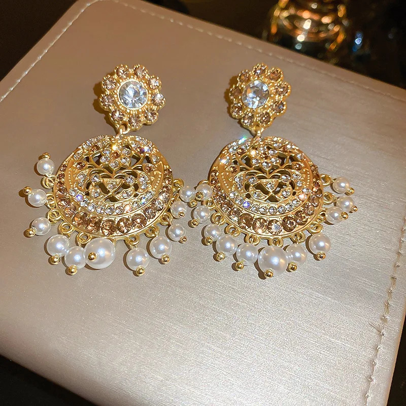 Baroque style gold rhinestone flower pearl tassel earrings womens statement jewelry retro crystal party earrings 250110
