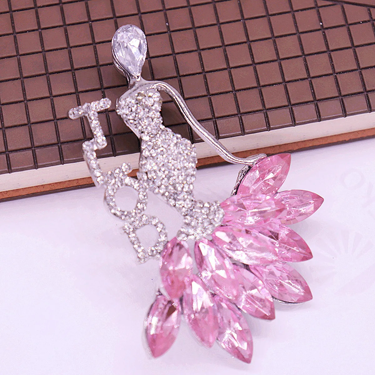 Bling Rhinestone Dancing Lady Letters OES Pin Masonic Order Eastern Star Women Members Brooch Jewelry 250103