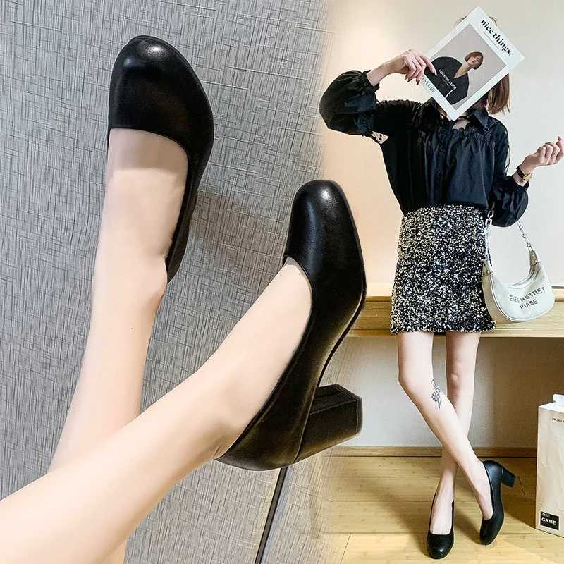 New Arrival Spring/Summer Large Single Shoes Womens Shallow Mouth Fashion Solid Color Simple and Comfortable Small Leather Shoes T250110