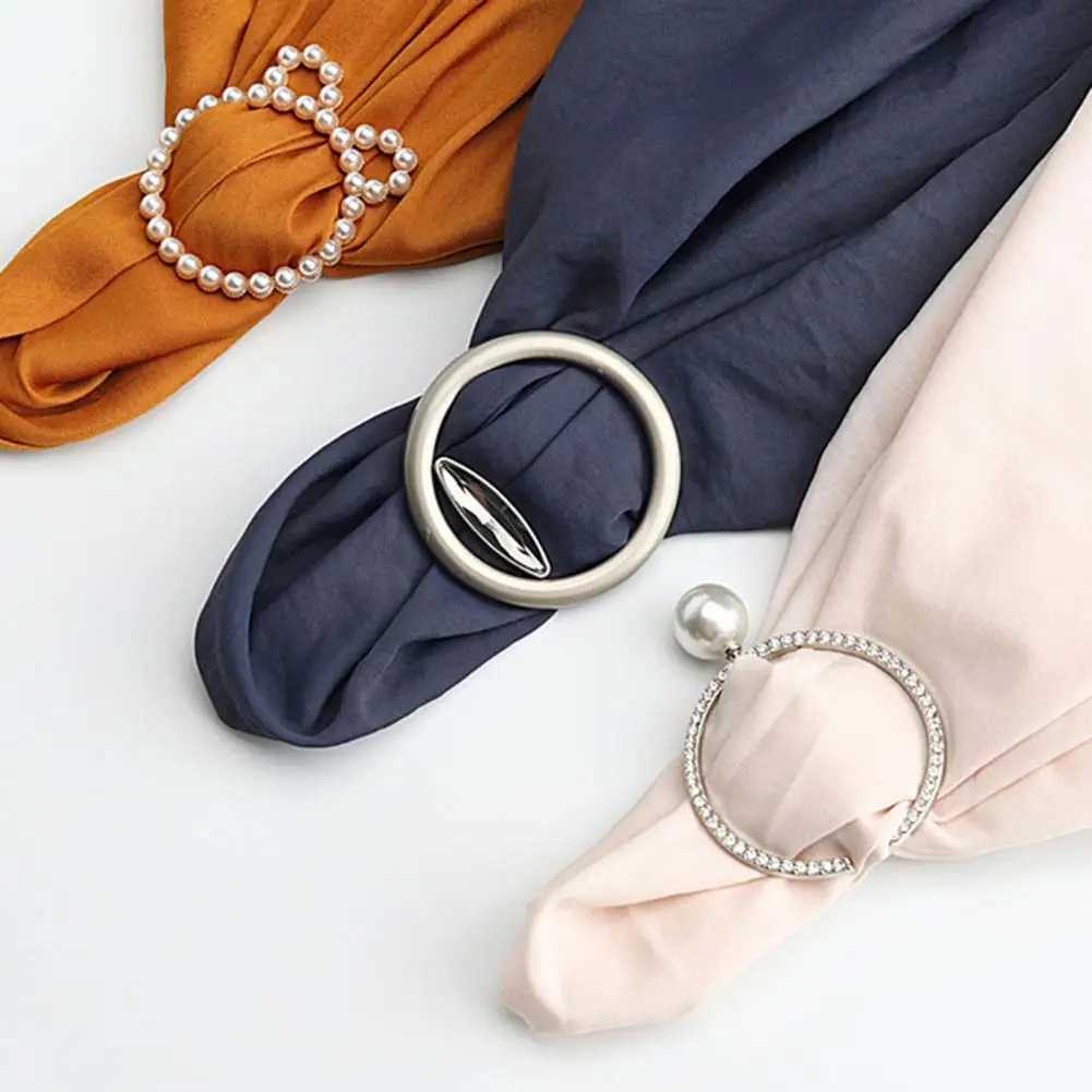 Clothing corner buckle elegant artificial pearl rhinestone center T-shirt scarf clothing corner tie clip fashionable W250111