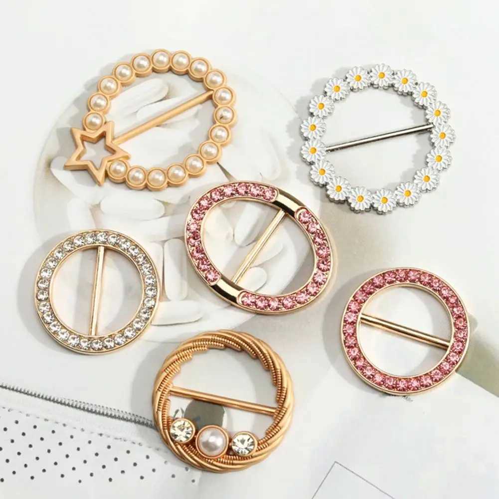 Clothing corner buckle elegant artificial pearl rhinestone center T-shirt scarf clothing corner tie clip fashionable W250111