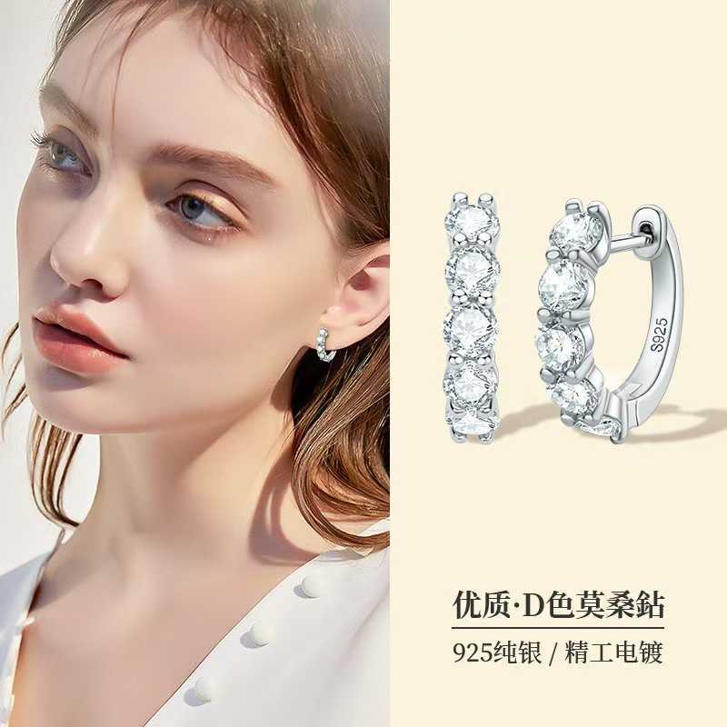 S925 sterling silver five diamond earrings set with VVS Mozambique diamonds fashionable and luxurious earrings for men and women