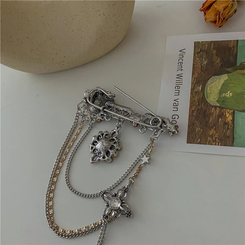 Dark Tassel Pendant Brooch For Men Women Vintage Rhinestones Baroque Brooches Punk Stay Gothic Harajuku Streetwear Jewelry 250103