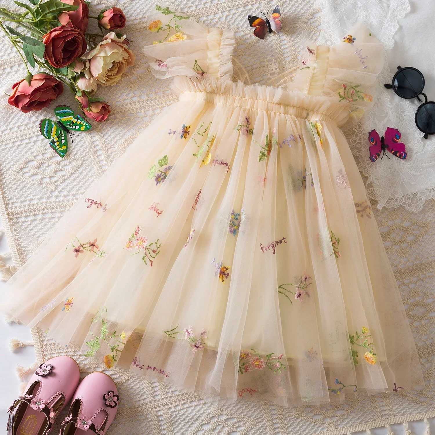 Childrens Christmas clothing baby girl chiffon dress no ruffles embroidered floral pattern princess birthday dress W250111